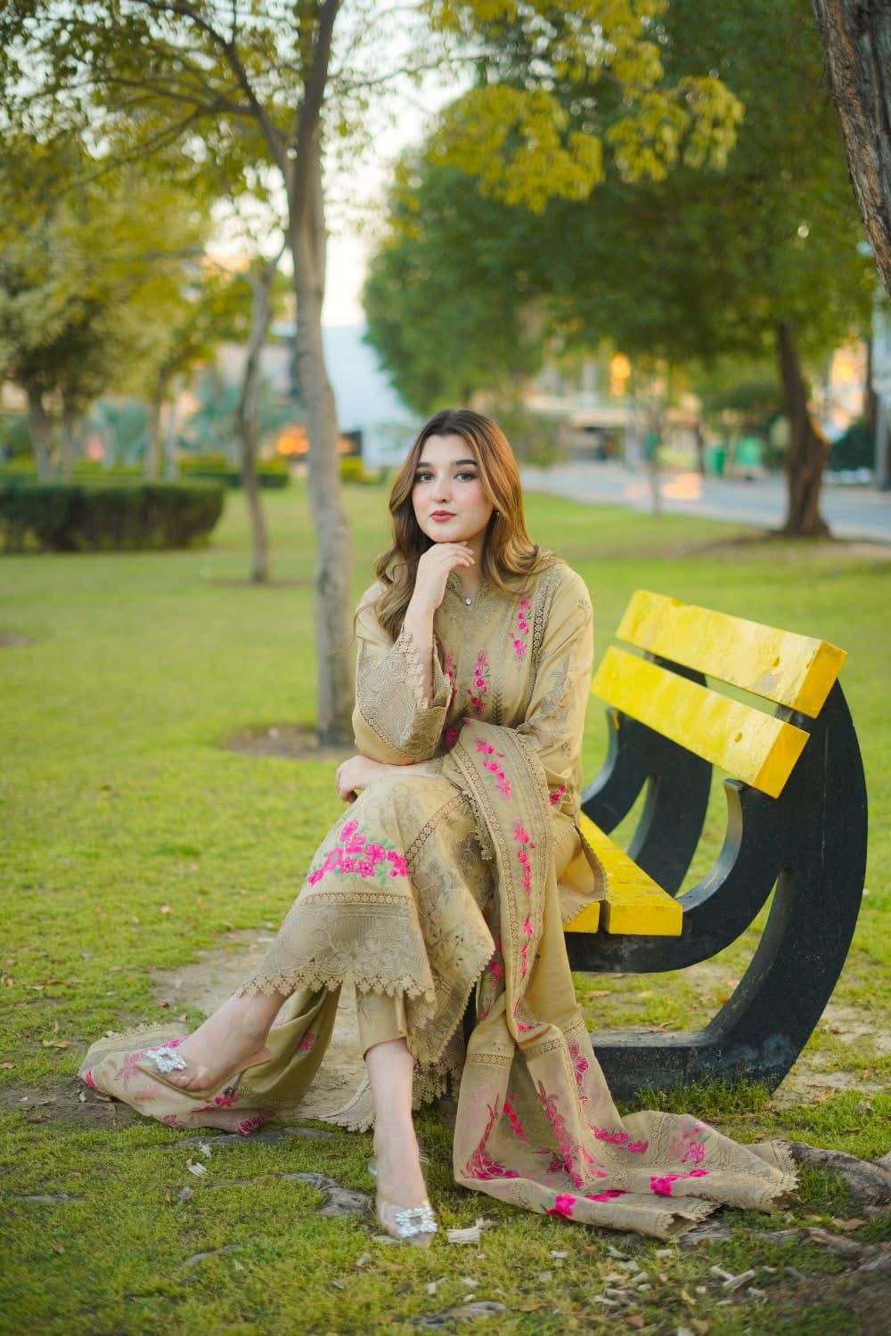 Aneela’s MOST DEMANDING EDITION 03PCS UNSTITCHED SUIT